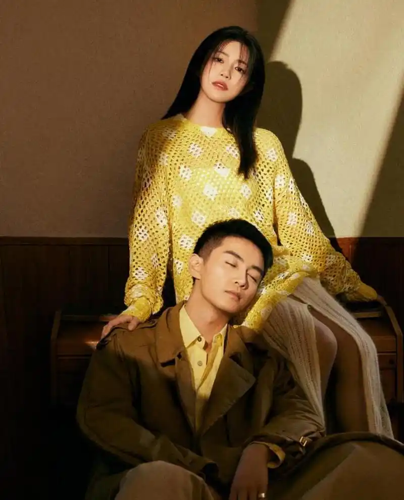 陈晓陈妍希复古氛围感大片# 1月20日,陈妍希工作室