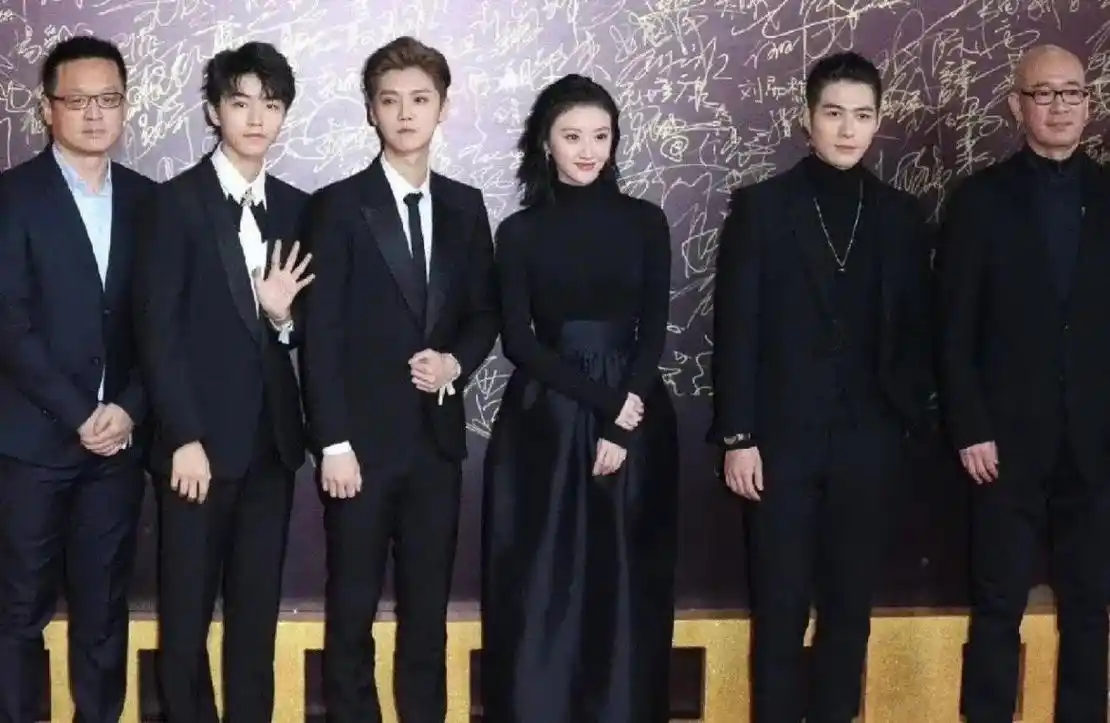 一些合照里的凯 图片cr整理_异次圆猫.#王俊凯 #凯凯凯凯 - 抖音