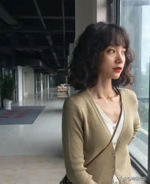 今年"回头率最高"的是这3种"短烫发"!洋气减龄,圆脸也适合