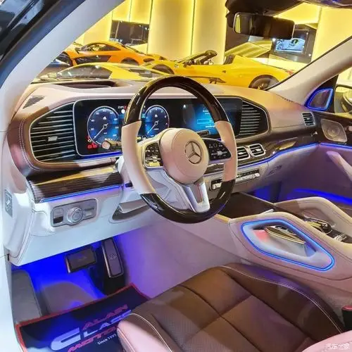 梅赛德斯奔驰车内饰看着就是豪华.