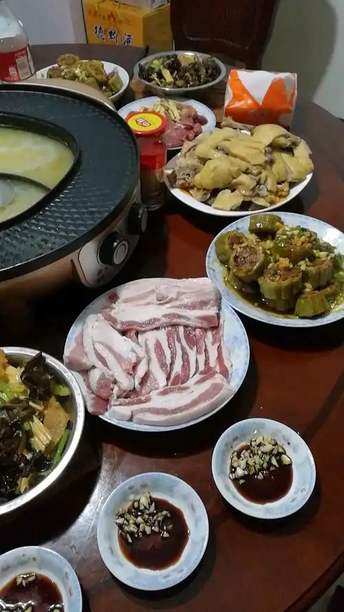 晚上在舅爷家吃大餐啦!快来!