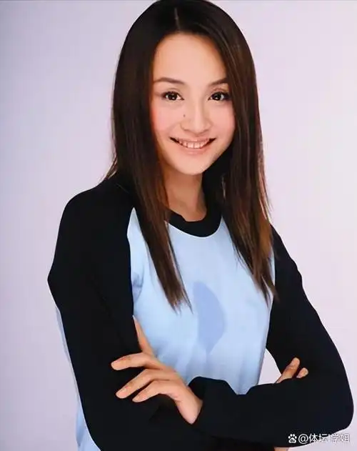 巅峰退圈下嫁,曹颖携儿出镜被大赞:幸福没有捷径,唯有不断经营