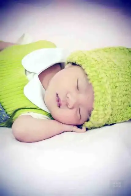 晒晒宝宝的满月照.