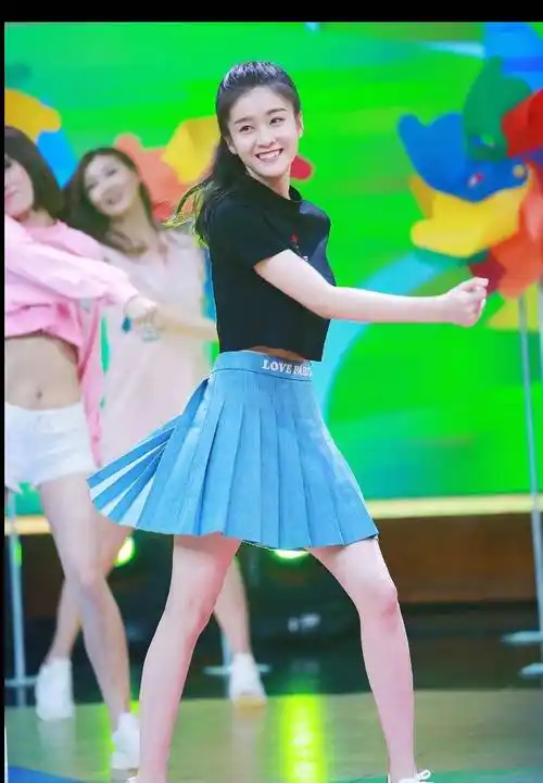 童星出道的张雪迎,成为了名副其实的一线小花_沙排_姐姐_成长