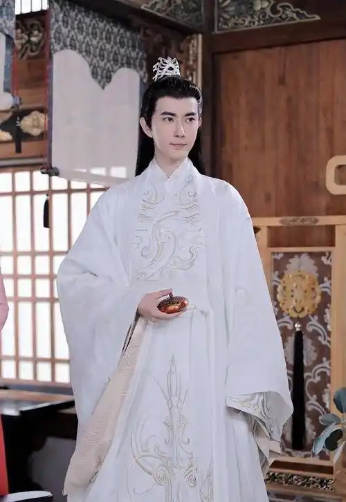 古装白衣最帅的男艺人,只服这5位,任嘉伦肖战上榜,有你男神吗_造型