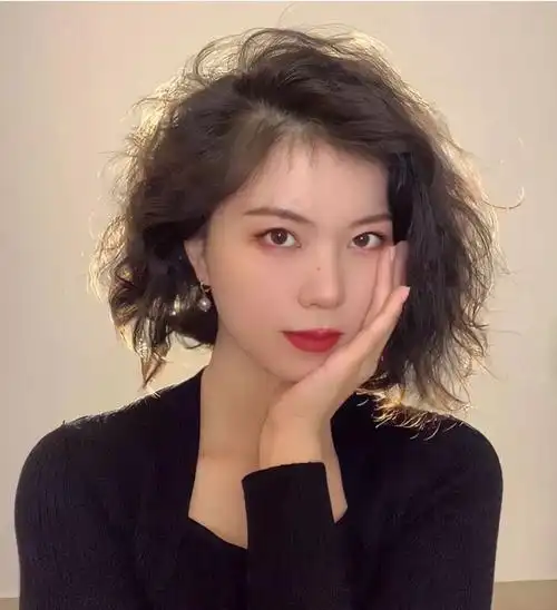 35岁,发型就选烫卷卷,洋气时尚很美满|波波头|中长发|短发|烫发_网易