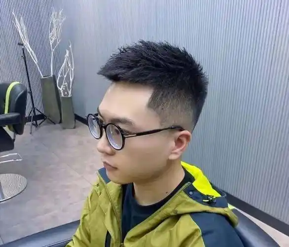 男生剪"前刺发型"太帅气了,试试这3款,尽显潮男范儿_设计_显得_造型