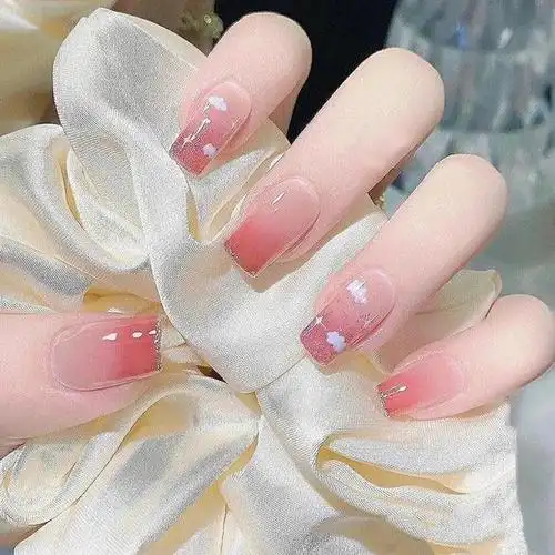 嘟嘟瓜美业网:夏日渐变美甲的正确打开方式,你get了吗?