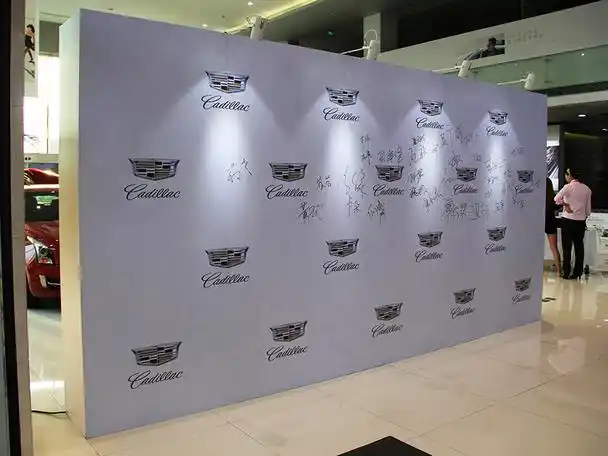 【具有明星入场仪式的签名墙】