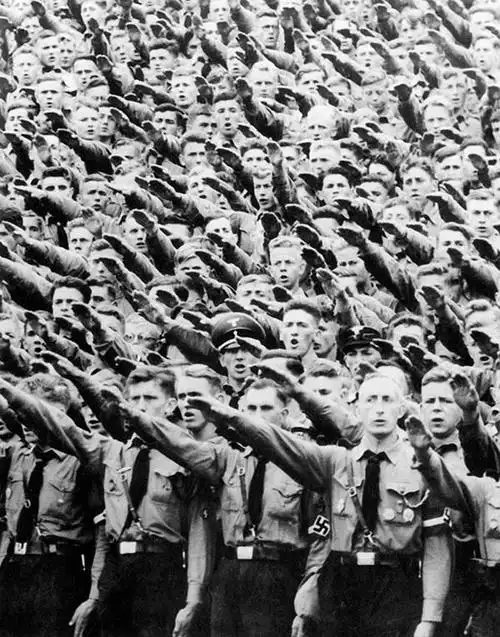 二战德军少年师:2万孩子打出精锐气场,全军覆没后德国不再提起|纳粹