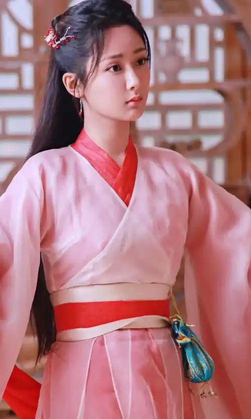 杨紫古装仙女图片   几许相思待酒浇,杨紫的照片可爱古装(杨紫:唯美