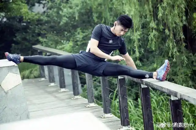 那些男明星的一字马,看到吴秀波的惊呆了!