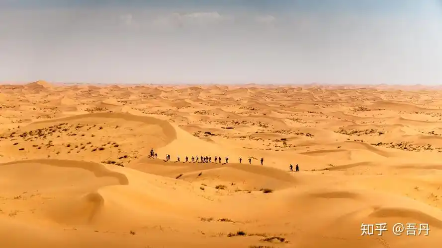 腾格里沙漠五湖连穿徒步