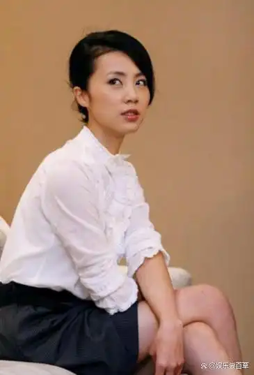 演员孙莉:嫁大6岁黄磊,婚后连生三胎,现在一家五口其乐融融