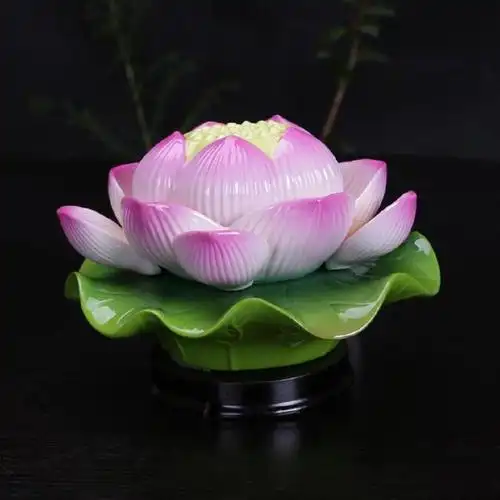 莲花在佛教中代表着什么