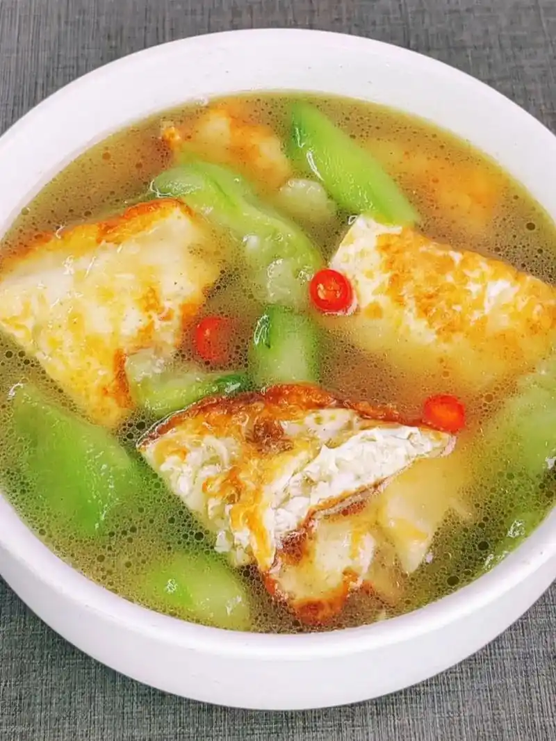 减脂餐-荷包蛋丝瓜汤.