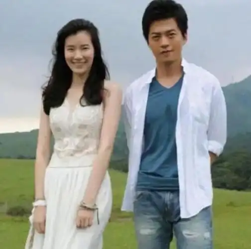 纪实结婚19年后不生孩子的李健过得如何