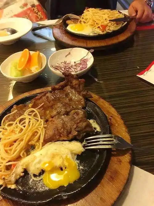 是吃牛排不是吃面,还六成熟(等着拉肚子吧)