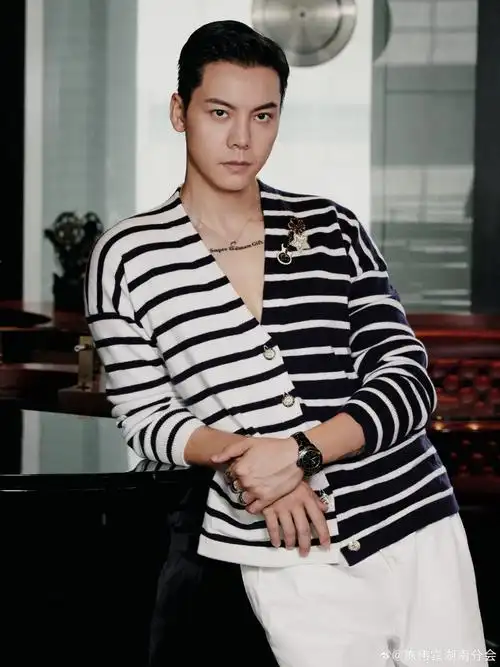 陈伟霆太阳星辰##陈伟霆香奈儿品牌形象大使##陈伟霆首部港剧##陈伟