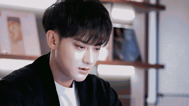 黄子韬在《甜蜜的你》里吃饭又被吓撒了989898哈哈天选撒饭人!