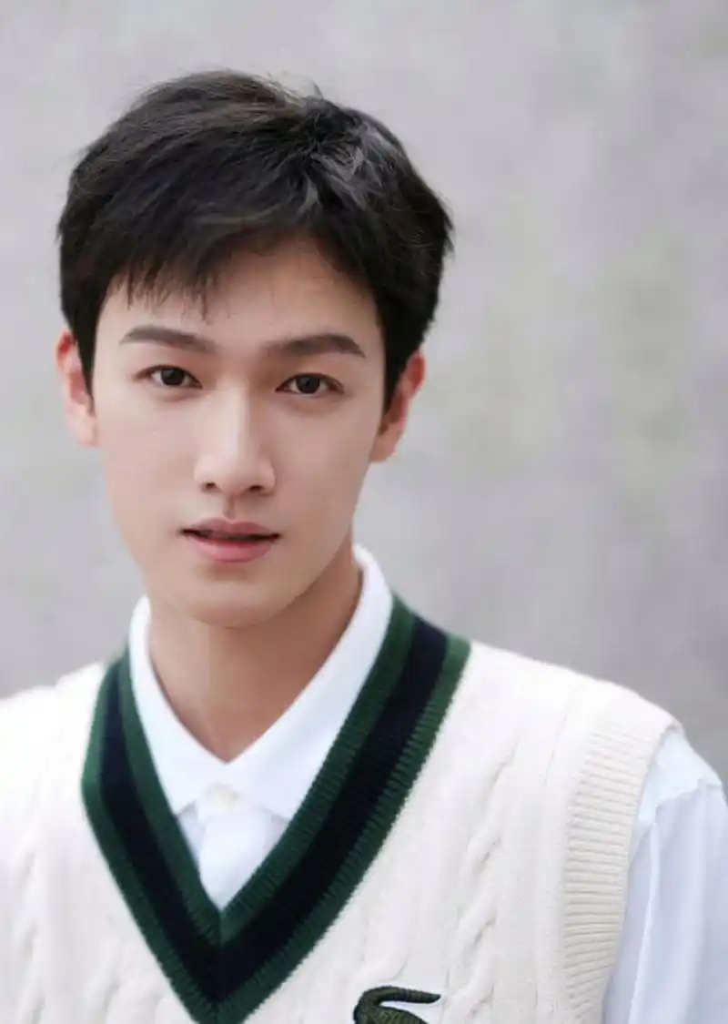 哇哦,今年有几个新晋男演员颜值真是爆表啊!