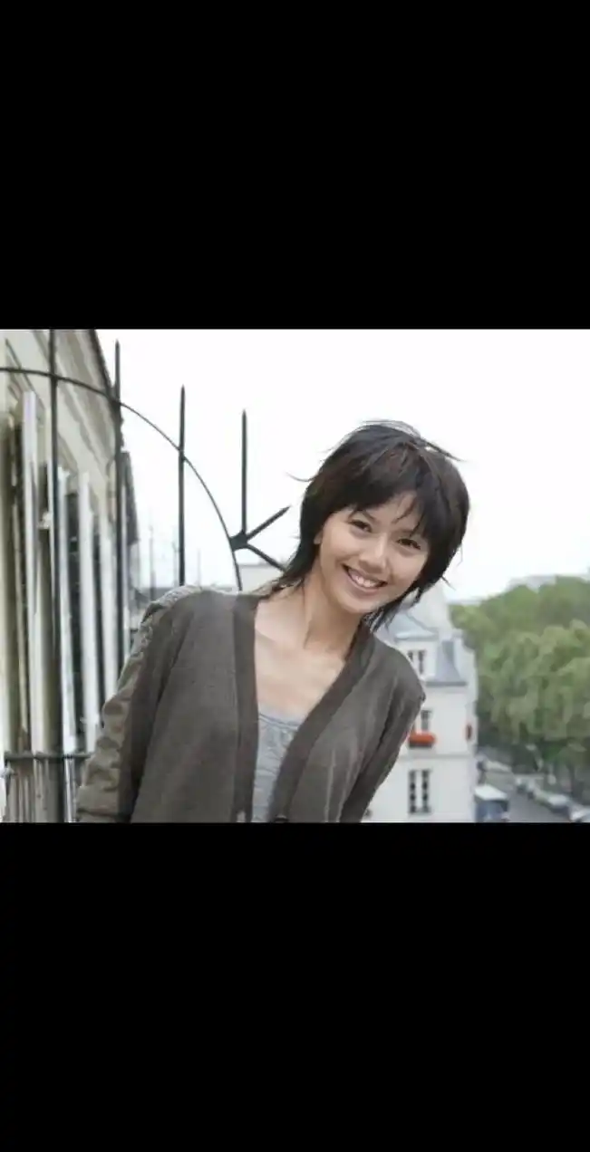 少年时代,孙燕姿的歌伴随我整个青春.后来毕业,进入社会.再也没有时间