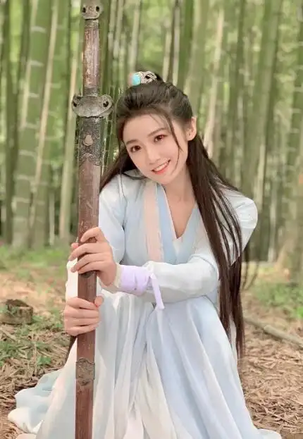 反诈女侠是什么意思 白衣女侠扮演者红格格个人资料和真实姓名