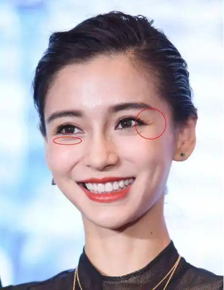 杨颖未修图流出31岁眼角皱纹太真实网友说好的少女感呢