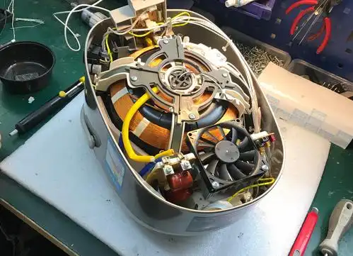 维修日本电饭煲普遍问题——误插220v电压烧坏故障