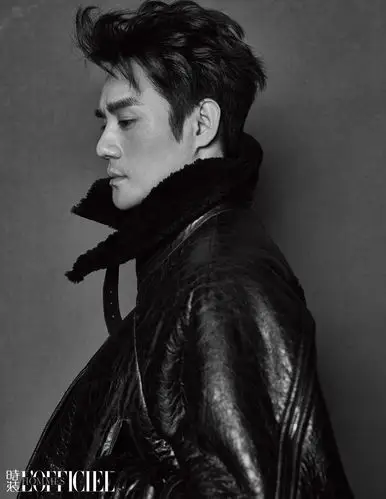 王凯杂志大片出炉稳重从容气场强大