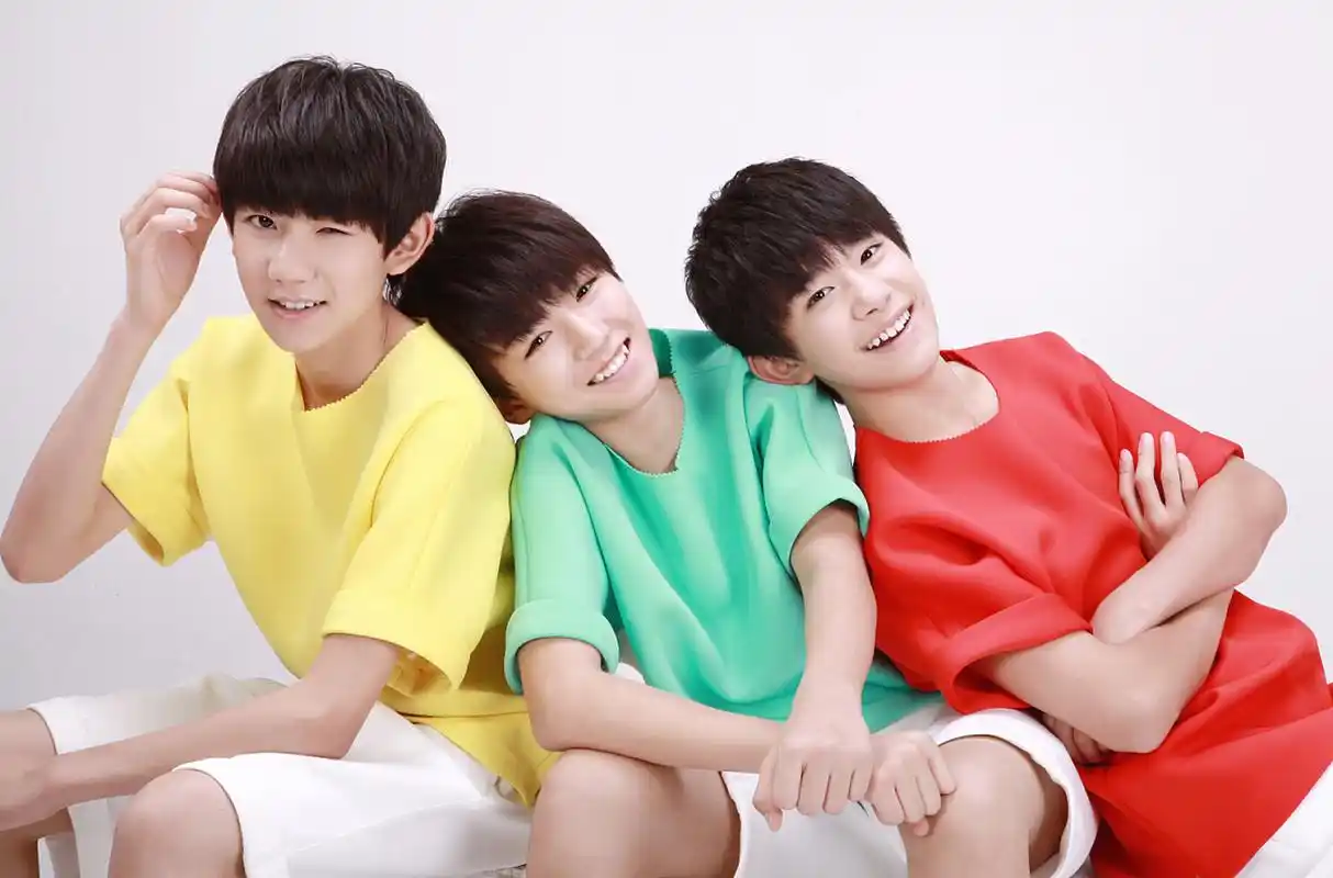 从2013年的出道到现在,tfboys已经陪伴我们走过了十年.