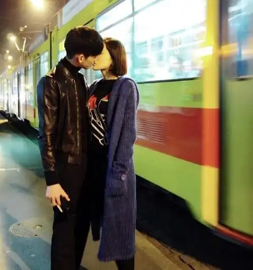 古力娜扎交往4任男友每一个男友都发过亲密照