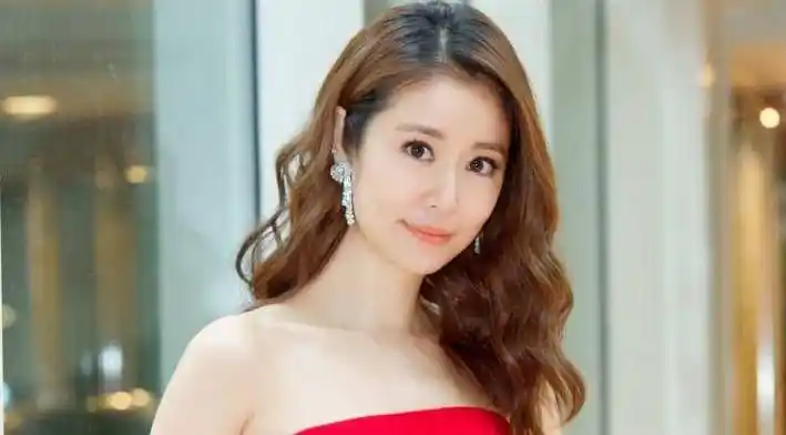 林心如旧照系列再更新,面容青涩露小虎牙,满屏都是年代感_照片_时代