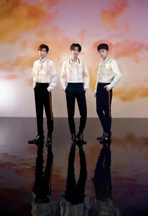 世界大战来了!tfboys央视国庆晚会【比丑比帅】