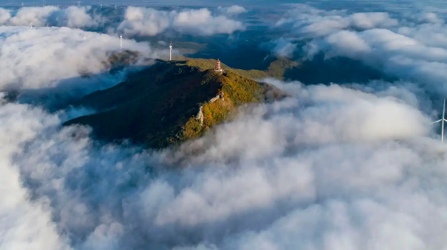 密山市蜂蜜山壮观云海
