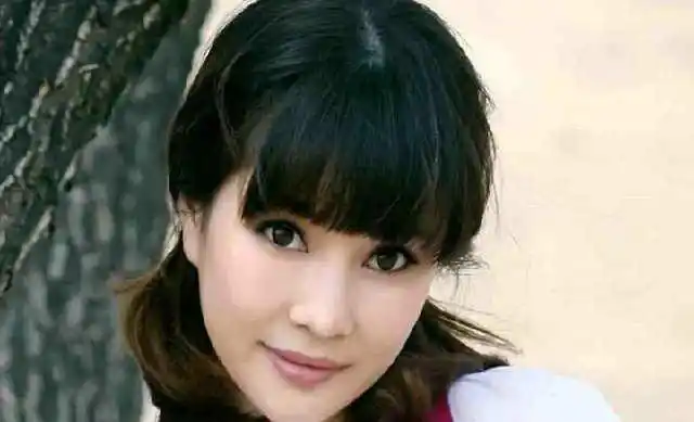 小品一姐,正红时嫁一个相声演员,丈夫却为小8岁婶婶与她离婚?