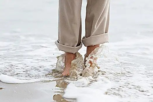 走,赤足,海滩,水,洗,上方,脚,里米尼,艾米利亚-罗马涅大区,意大利