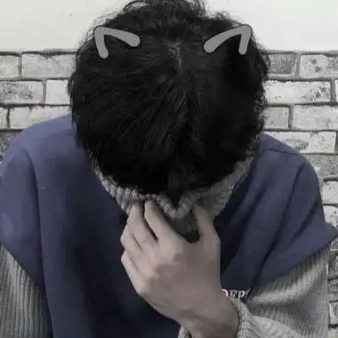 男生失落低头的头像合集 男生低头伤感图片 - 男生头像 - 潮人个性网