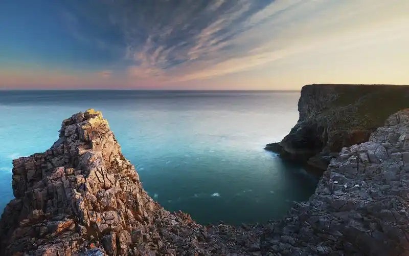 the sea cliffs of pembroke - mac壁纸