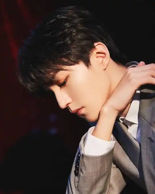 作为邪教偶像,王俊凯在公众眼中不断成长.