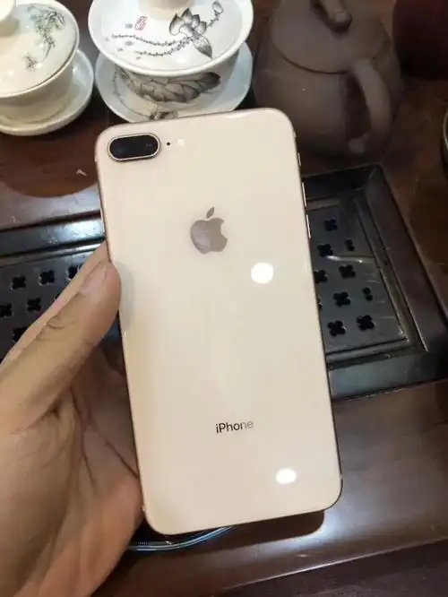 08:05 编辑   出售电池健康度93%的 玫瑰金iphone 8 plus, 外观9