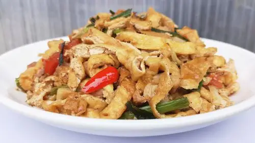 油豆腐的家常做法,香辣美味特下饭,做法简单,一学就会