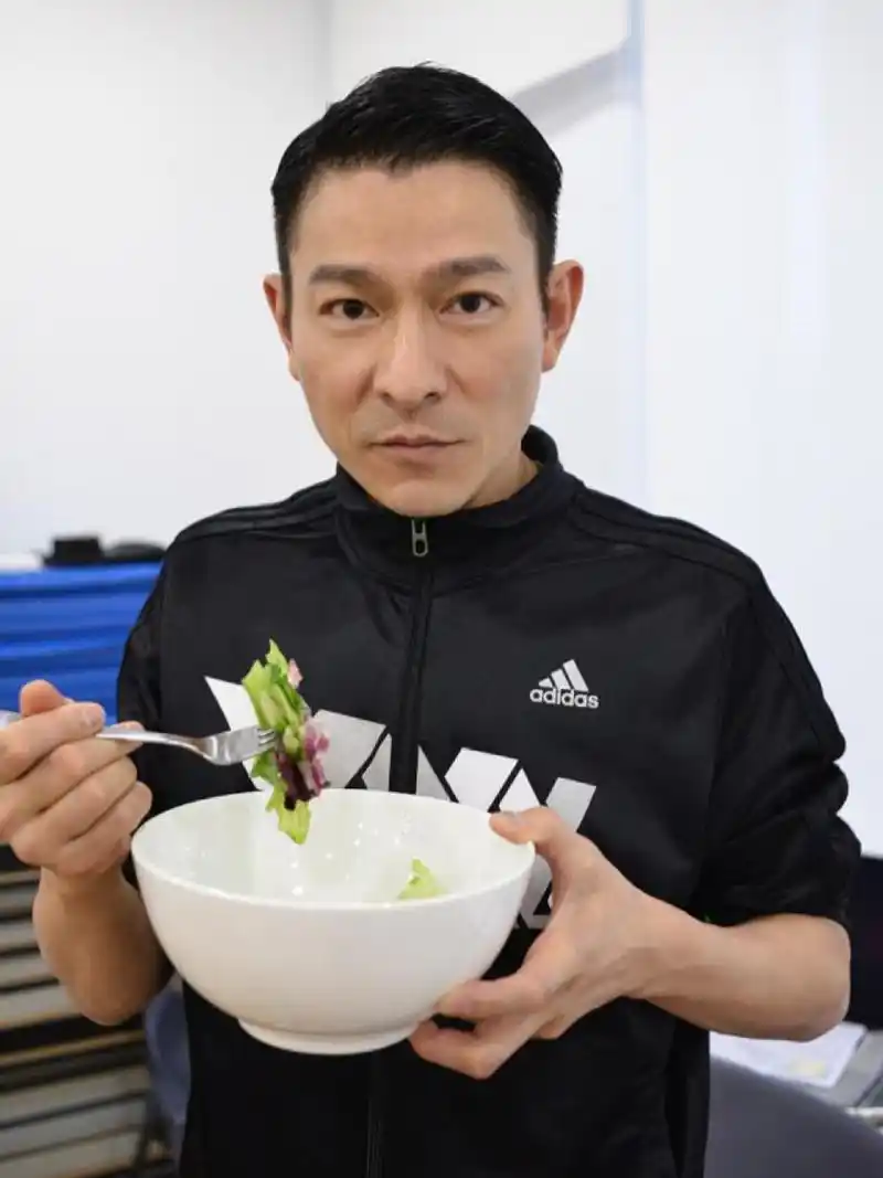 刘德华40年保持体重稳定秘诀!轻断食掉秤神!