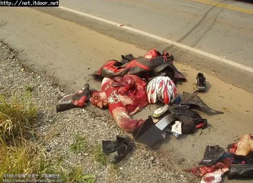 顺便转贴台湾卡车撞人 将人碾成两截 .