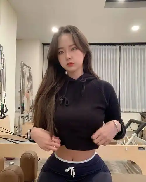 67insjenak韩国健身博主