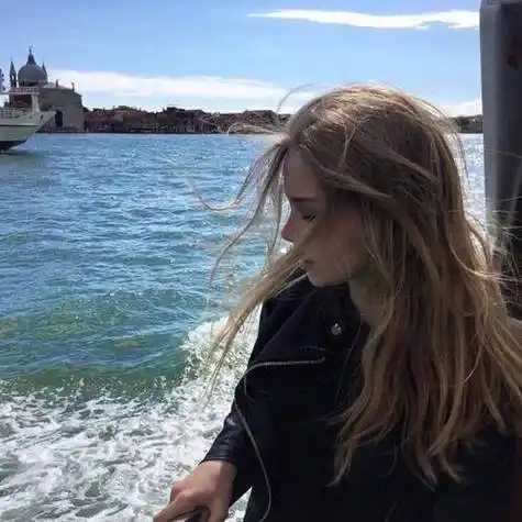 欧美人物侧脸女生头像 欧美头像图片大全 -【爱个性】