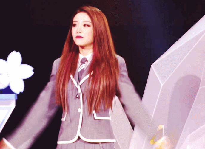 喻言灿烂笑容心动事件宝藏女孩梯形笑表情包图片合集