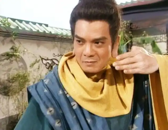 给自己的直播间增添人气,居然扮演起了自己的经典角色鸠摩智,在直播间