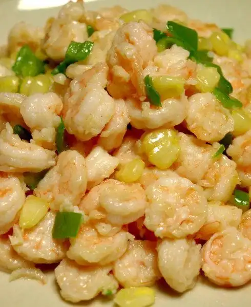 玉米粒滑炒虾仁的做法