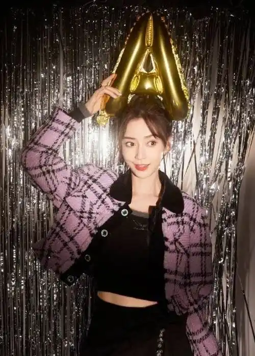 管哲宝宝酒吧一起玩上热搜,助理杨颖发表情回复:离谱_baby_滑雪_吉林